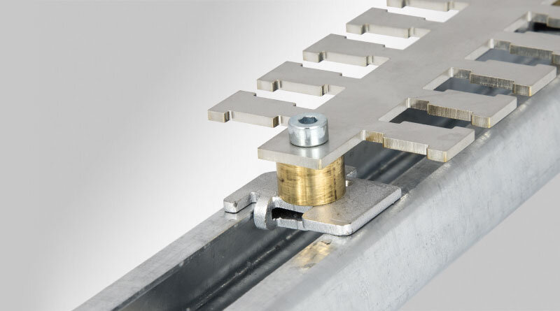 KAFM-EMC cable assembly with strain relief